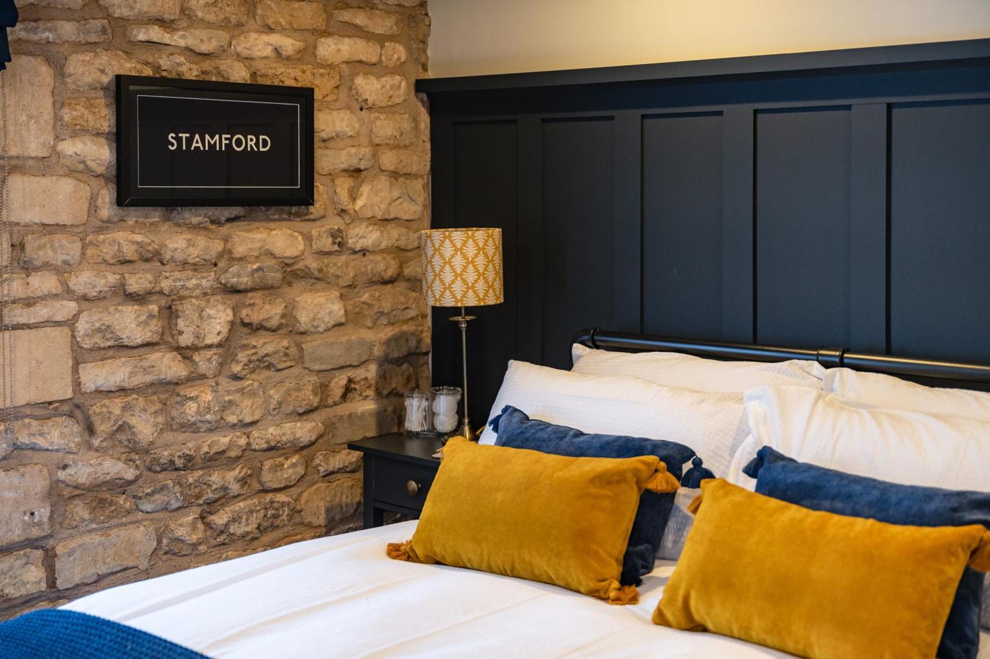 Luxury Town Centre Loft Apartment In Converted Granary Stamford Ngoại thất bức ảnh